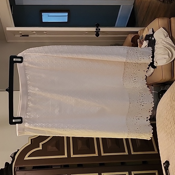 Isaac Mizrahi White Lace Midi Skirt - Picture 1 of 4